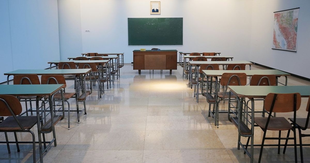 Bani pe card pentru aceşti români! Decizia luată chiar acum: Cine primeşte 1.500 de lei din luna mai