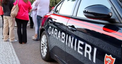 S-a întors din pauză și a înlemnit! Ce a găsit o româncă în baia bătrânei pe care o …