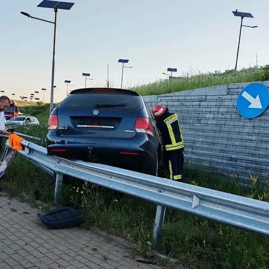 Accident cumplit pe DN 17. Un șofer s-a stins din viață, după ce a intrat cu autoturismul într-un sens