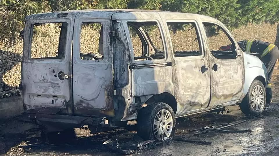 Un bărbat a fost găsit carbonizat în mașină. Ce au aflat anchetatorii despre viața lui