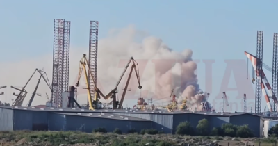 BRREAKING NEWS! Incendiu violent! Arde…
