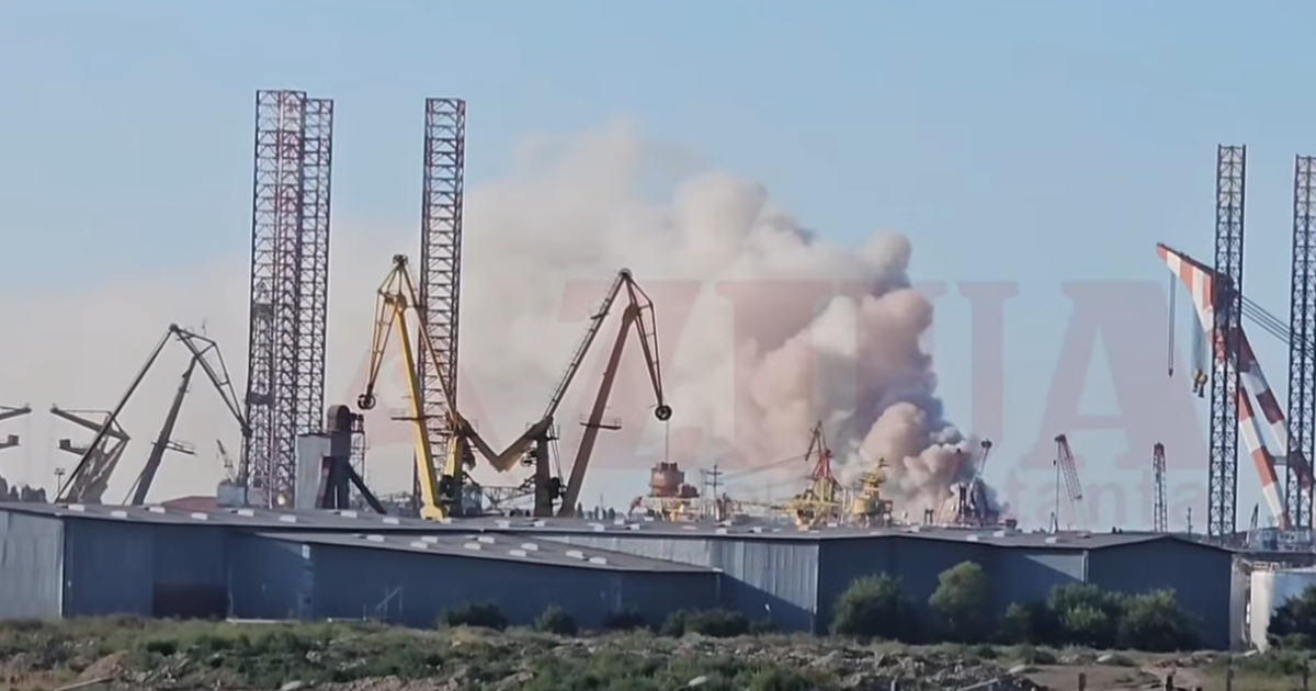 BRREAKING NEWS! Incendiu violent! Arde…