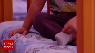 Mama a înlemnit când a văzut ce are pe corp fiica ei de 2 ani! Ce i-a făcut iubitul ei întrece orice imaginație