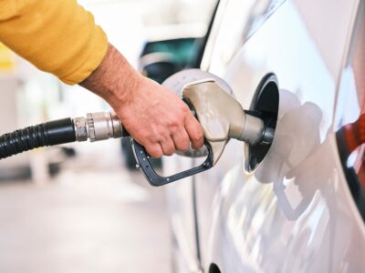 Lovitură la pompă chiar înainte de weekend! Prețurile au crescut din nou. Cât costă benzina și motorina azi, 26 iunie