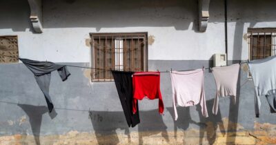 Adio rufe pe balcon! Greșeala care te lasă fără 2.500 de lei. Toți românii de la bloc trebuie să știe asta acum