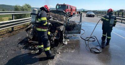 Clipe de coșmar pe autostrada A1! O mașină a luat foc în mers, șoferul a tre…