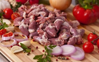Ce se întâmplă în corpul tău dacă mănânci pipote de pui! Ingredientul ieftin care face minuni pentru mușchi și oase