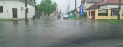 Ce au scos muncitorii din canalizare după furtună: Nimeni nu se aștepta la asta