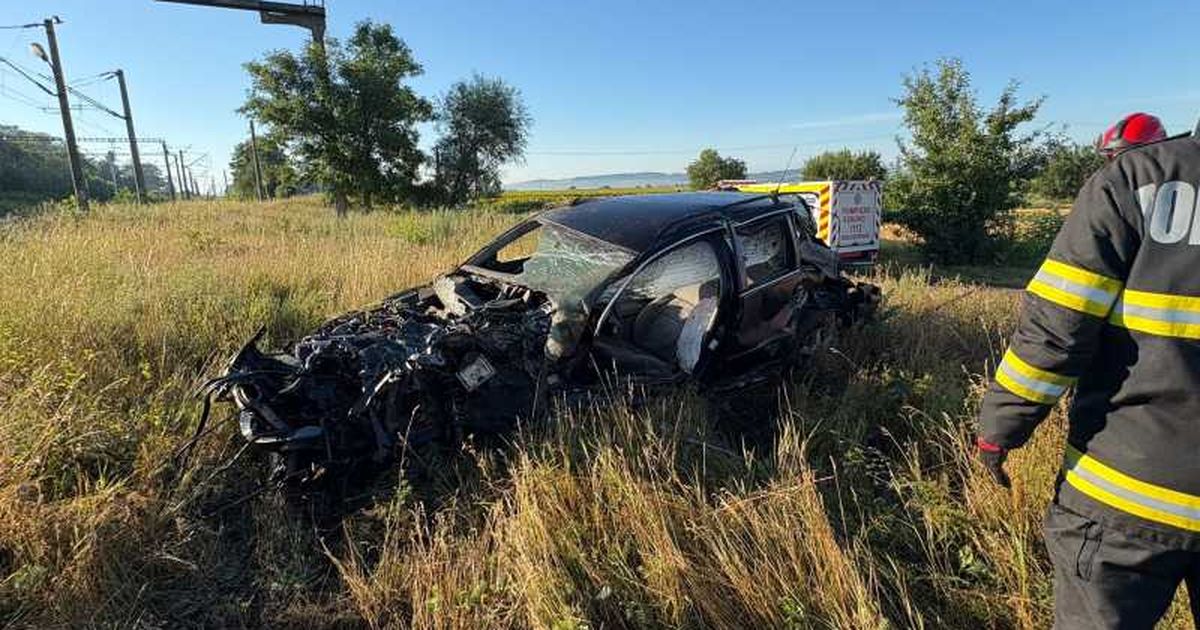 Tragedie cumplită în Suceava! Un bărbat a murit după ce mașina i-a fost spulberată de …