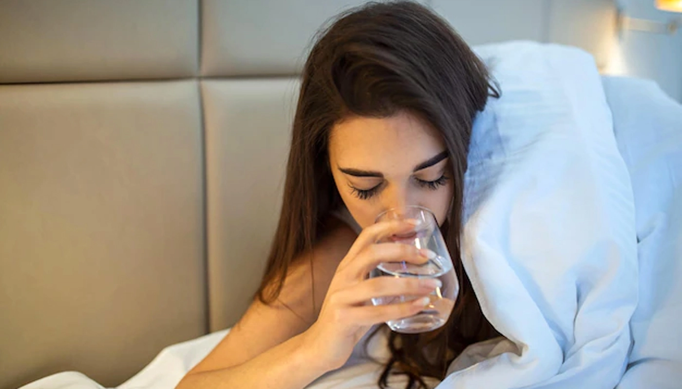 Nu mai dormi transpirat! Trucul banal care îți răcorește dormitorul imediat. Ce trebuie să faci înainte de culcare