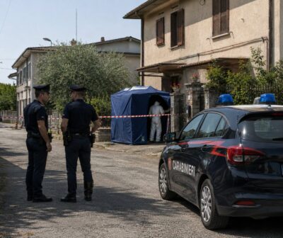 Român din Italia, găsit spânzurat lângă casă. Anchetatorii verifică trecutul său tulburător