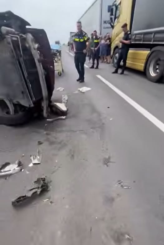 Destin frânt pe șosea! Un băiat de 11 ani a murit după ce mașina s-a răsturnat. Ce au găsit salvatorii la fața locului