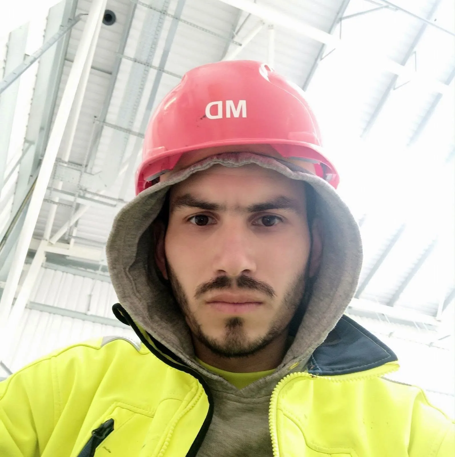 S-a mutat în Anglia și a uimit pe toată lumea! Din ce a ajuns să facă bani un român după ce și-a luat propria casă