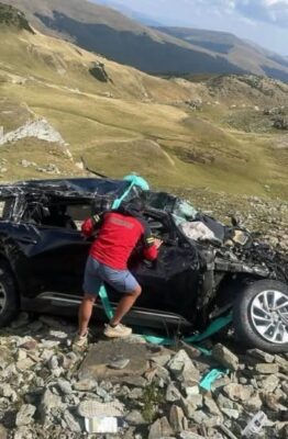 S-a aruncat cu mașina în prăpastie după o ceartă cu soția. Ce a apucat să le transmită rudelor înainte de tragedie