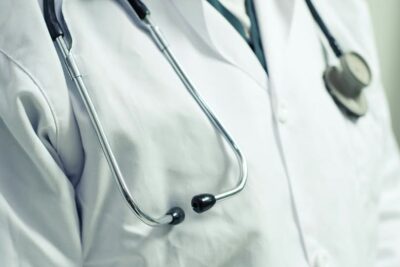 Medic anestezist, prins drogat în timpul operațiilor! Ce făcea cu pacienții în timp ce își injecta …