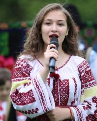 Andreea Micu a murit la 17 ani. Mesajul sfâșietor al bunicului: „Unde ai plecat să cânți singură, puiule?”
