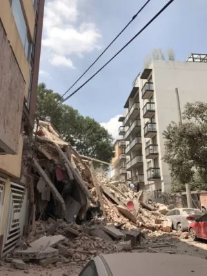 Panică totală după seismul de 7,4 grade! Imagini greu de privit din zonele afectate de furia naturii