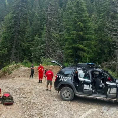 Tragedie pe drumul spre Cabana Ciucaș: O mașină s-a făcut praf de stânci. Ce s-a întâmplat cu cei șase pasageri