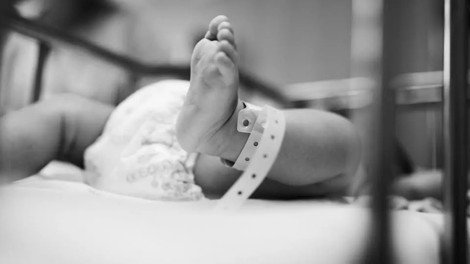 Tragedie la Constanța. Un bebeluș a murit așteptând un loc la Terapie Intensivă din cauza crizei de personal