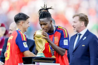 Drama neștiută a noului campion mondial! Părinții lui au băut urină în deșert ca să scape de sărăcie