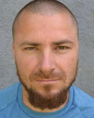 Criminalul din Mureș a fost condamnat la detenție pe viață în lipsă. Bărbatul este dat în urmărire internațională
