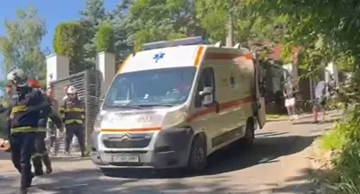 Accident rutier în Argeș. Un microbuz cu pasageri a intrat în gard. Planul Roșu a fost activat