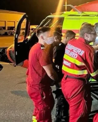 Dramă la Craiova. O tânără de 18 ani este ținută în viață de un plămân artificial după o vacanță la mare