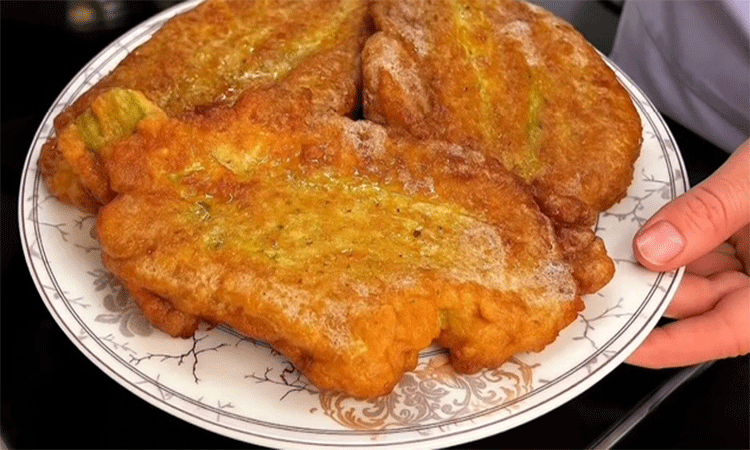 Secretul celor mai buni dovlecei pane! Ce trebuie să pui în apă înainte de prăjire ca să iasă crocanți și gustoși