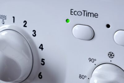 De ce să nu mai eviți programul Eco la mașina de spălat? Secretul care îți reduce factura la curent la jumătate