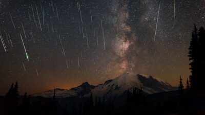 Spectacol total pe cerul României! Când va avea loc cea mai spectaculoasă ploaie de stele din 2026