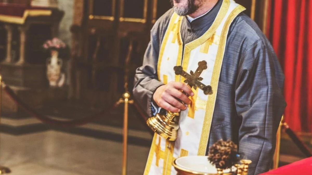 S-a aflat! Câți bani vor primi preoții din România în fiecare lună. Noua grilă de salarizare a fost publicată