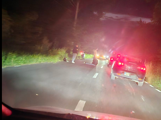 Accident rutier în Cluj-Napoca. Un adolescent pe motociclu a lovit un …