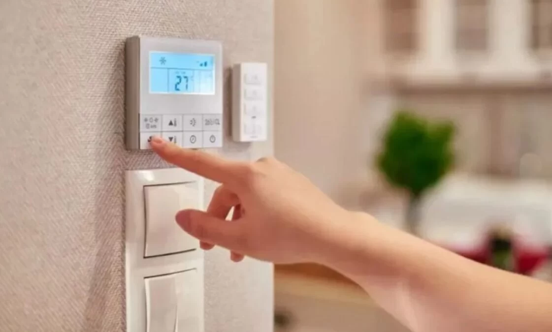 Adio, aer condiționat! Ce trebuie să pui pe pervazul ferestrei ca să scapi de căldura insuportabilă din casă