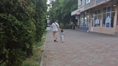 Iadul pe pământ în România! Un tată a lăsat fetița în mașină la 50 de grade. Ce au descoperit polițiștii la Iași