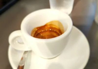 Câte cești de cafea trebuie să bei zilnic, de fapt. Anunțul făcut de cardiologi