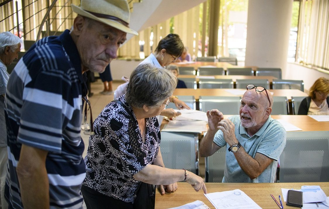 Schimbări majore la pensie! Cine sunt româncele vizate direct de noile reguli din august 2026