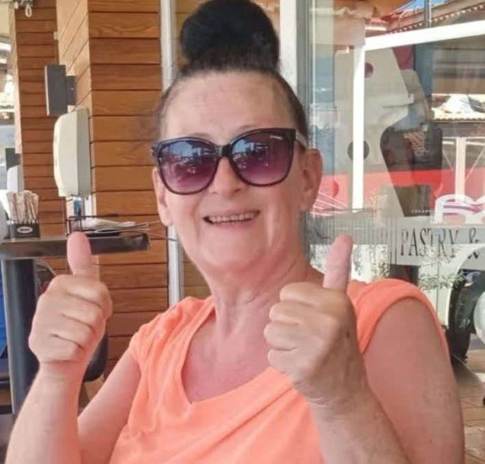 Tragedie medicală. O femeie a murit din cauza unei infecții pornite de la un fir de păr crescut sub piele