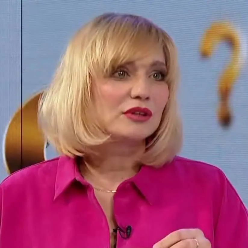 Cristina Cioran a fost admisă la buget la SNSPA. Vedeta va urma un master în Capitală