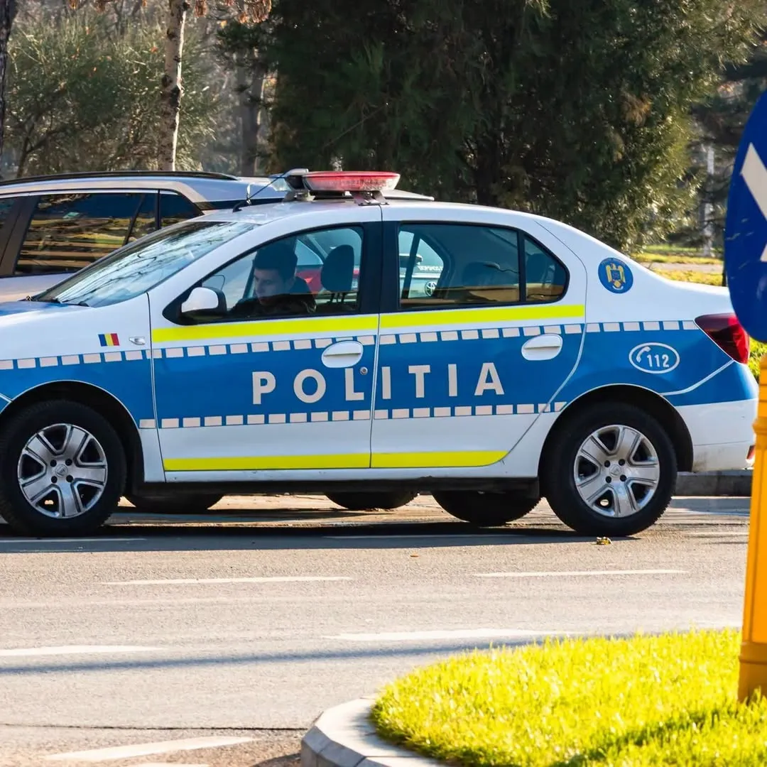Bătrân de 70 de ani și salvatorii săi, atacați de doi tineri în plină stradă la Giroc