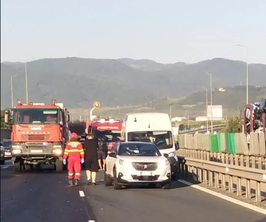 Accident grav pe Autostrada A1. Patru mașini colapsate și trafic blocat la Cristian