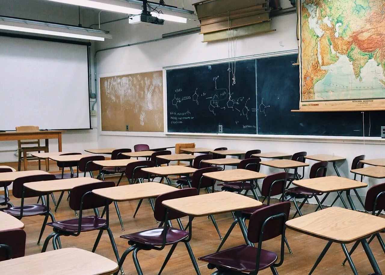 Profesorii iau în calcul amânarea anului școlar din cauza noii legi a salarizării