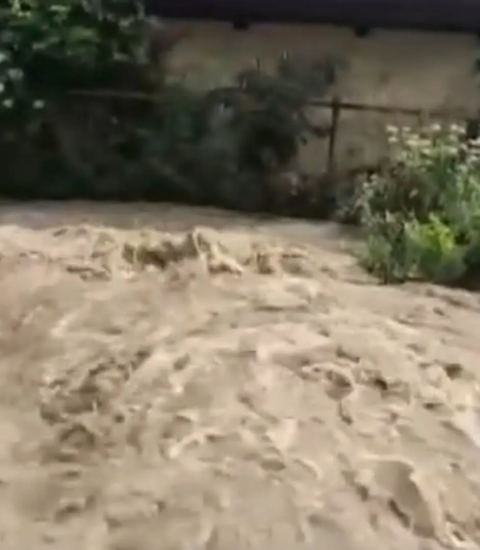 Cod galben de inundații în mai multe județe. Râurile sunt vizate de viituri rapide și creșteri de nivel