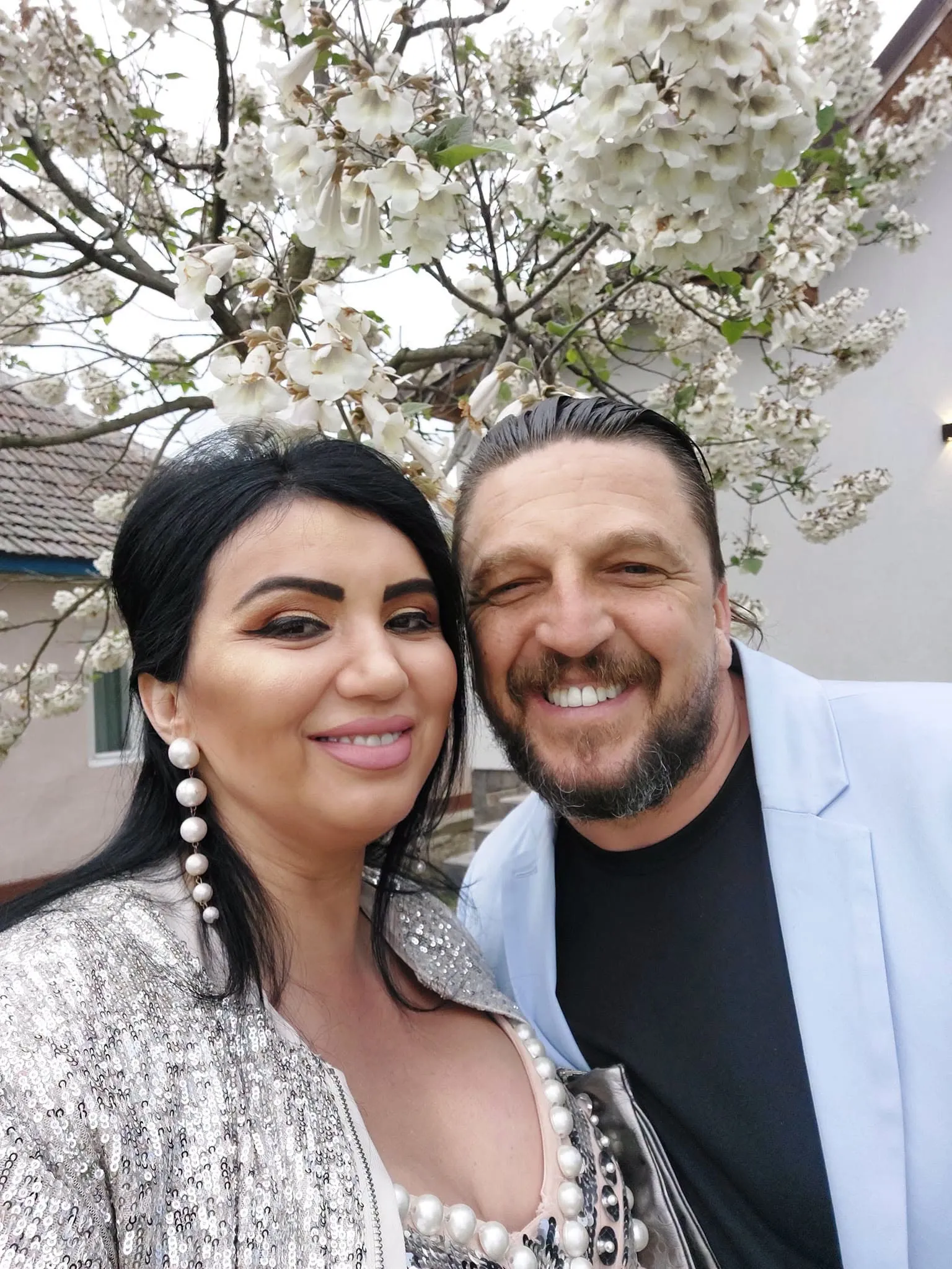 Provocările prin care trece cuplul Adriana Bahmuțeanu și George Restivan. Cum gestionează naveta între România și Statele Unite