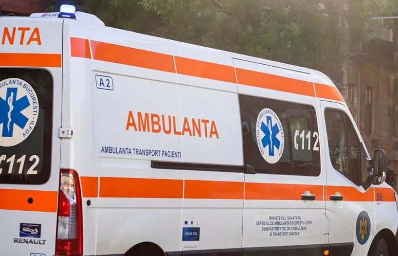 Un tânăr de 18 ani din Buzău a ajuns în stare gravă la spital după ce s-a electrocutat în timp ce tundea iarba