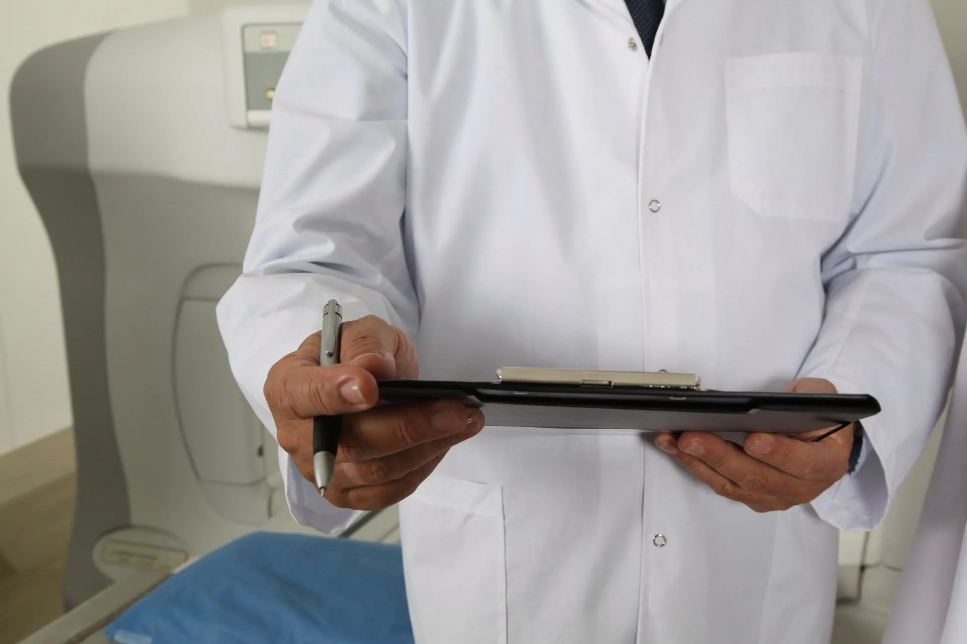 Cartea electronică de identitate va înlocui cardul de sănătate. CNAS a început testarea tehnică