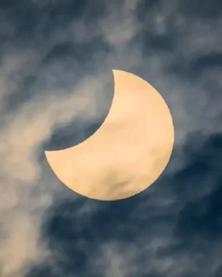 Cum va influența eclipsa de Soare din august 2026 toate zodiile. Oportunități și riscuri majore pentru nativi
