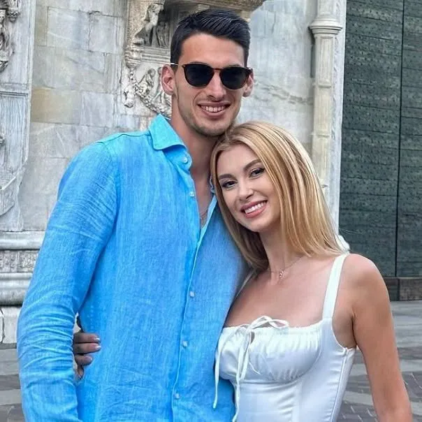 Programul Andreei Bălan pentru această vară. Cum își împarte timpul între carieră, fiice și turneele lui Victor Cornea