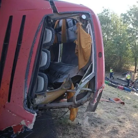 Tragedie rutieră în Ungaria. Un autocar s-a răsturnat pe autostradă, iar 12 oameni au murit
