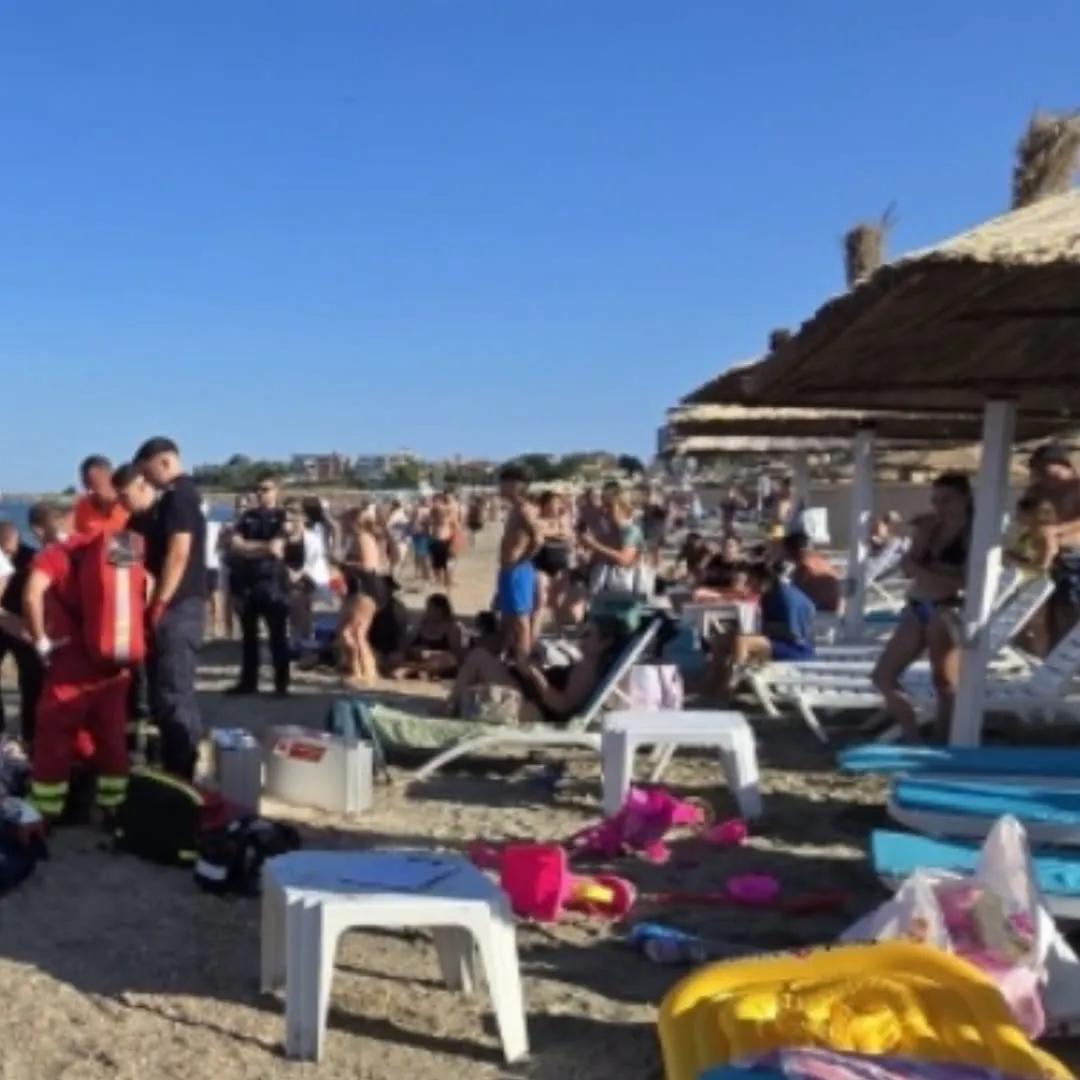 Tragedie pe litoral. Un bărbat de 80 de ani a murit după ce a fost scos din mare în stațiunea Neptun