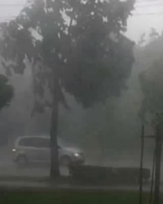 Caniculă persistentă și vijelii în România. Meteorologii anunță schimbări bruște de vreme